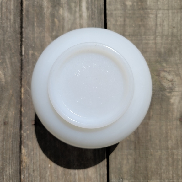 Vtg Glasbake Milk Glass Mixer Bowl Sunbeam - Picture 12 of 14
